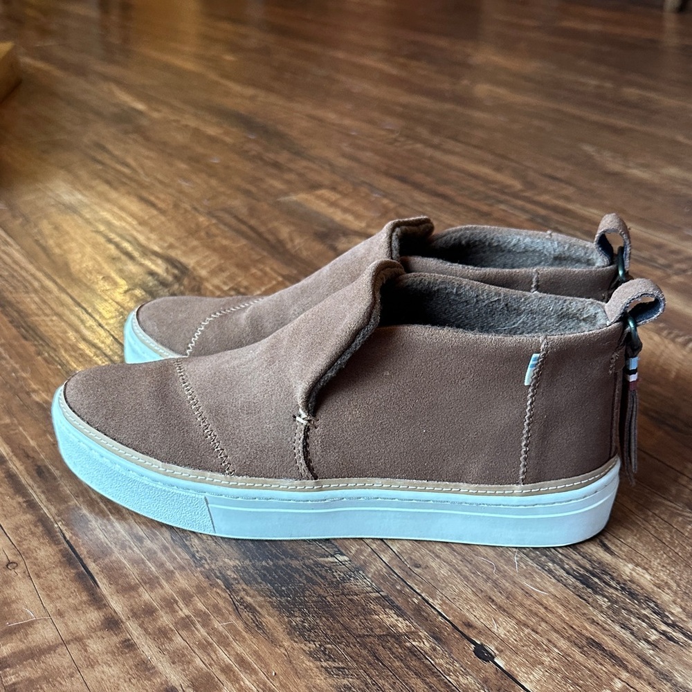 Toms Brown Ankle Boots with White Sole